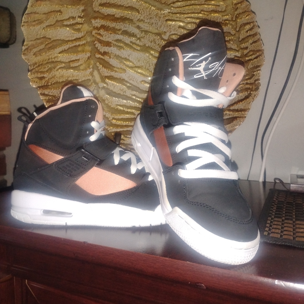 Youth Jordan Flight 45s